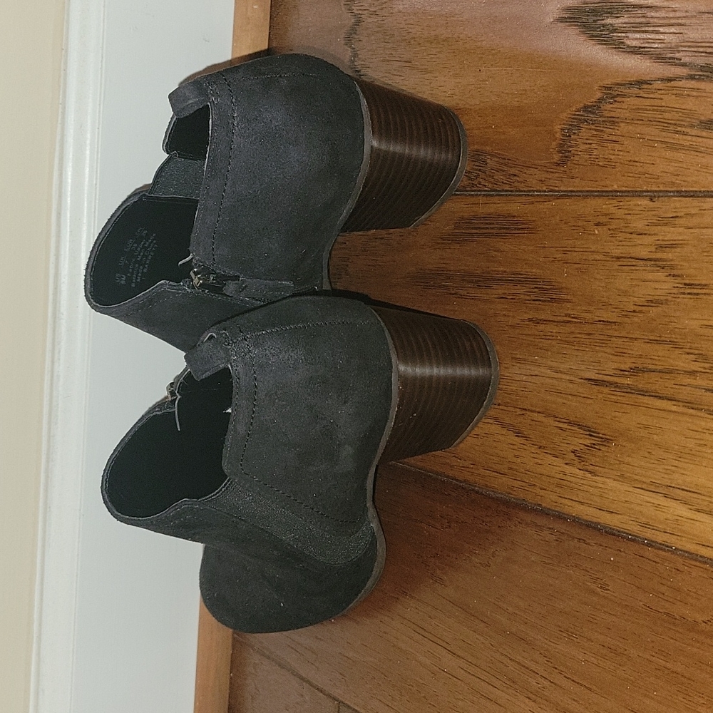 Franco Sarto black heeled ankle booties 9 - Picture 4 of 7